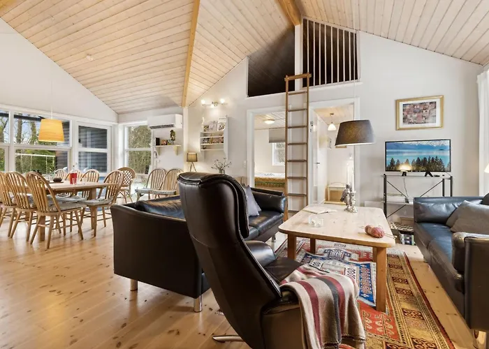 Tomine - From The Sea By Interhome